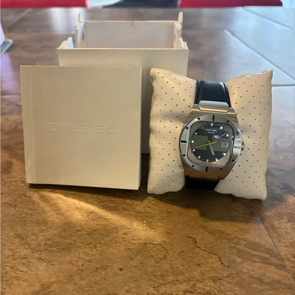 Diesel Watch - Picture 4 of 12